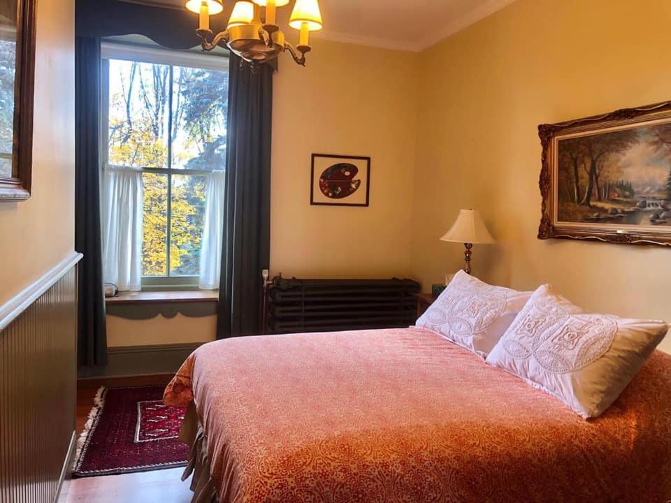 Bed and Breakfast Chrysler House à Gananoque Extérieur photo